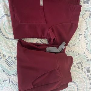 Figs maroon scrub set, excellent used condition